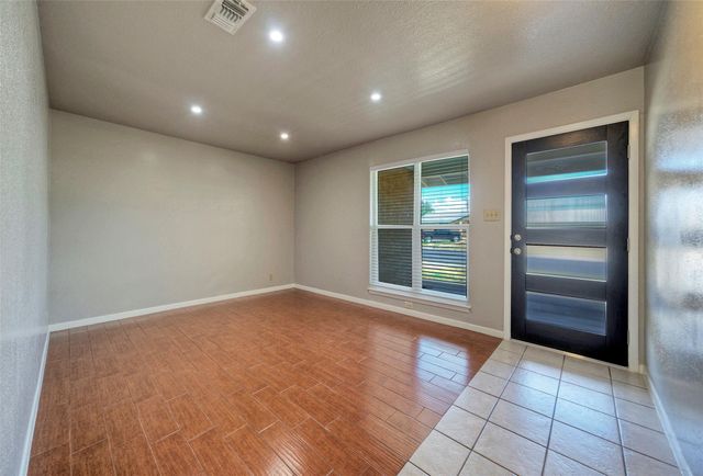 405 E GRADY DR, Austin, TX 78753