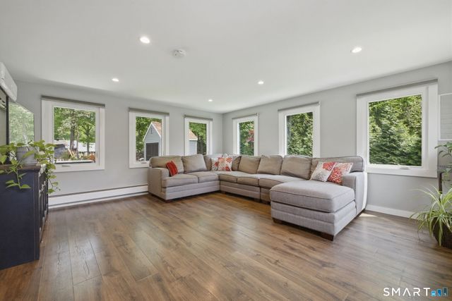 5 Beechcrest Drive, East Hampton, CT 06424