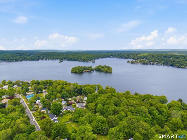 5 Beechcrest Drive, East Hampton, CT 06424