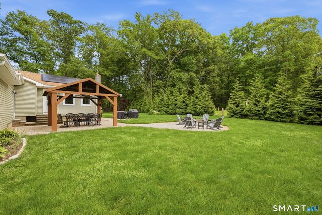 5 Beechcrest Drive, East Hampton, CT 06424