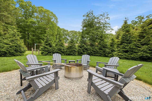 5 Beechcrest Drive, East Hampton, CT 06424