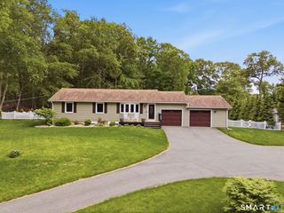 5 Beechcrest Drive, East Hampton, CT 06424