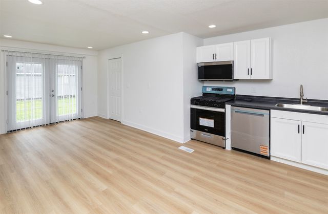 2841 Des Moines Street, Des Moines, IA 50317