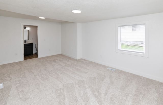 2841 Des Moines Street, Des Moines, IA 50317