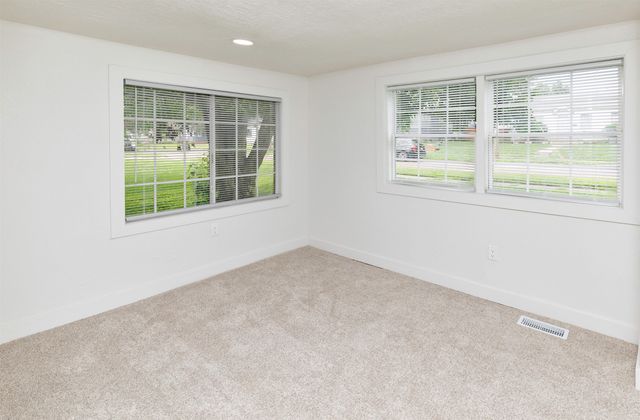 2841 Des Moines Street, Des Moines, IA 50317