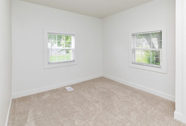 2841 Des Moines Street, Des Moines, IA 50317