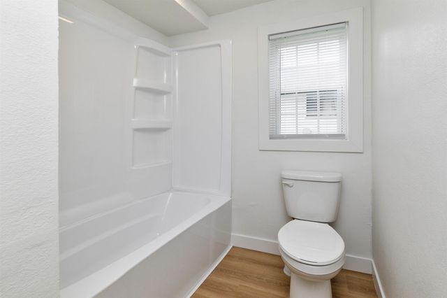 2841 Des Moines Street, Des Moines, IA 50317