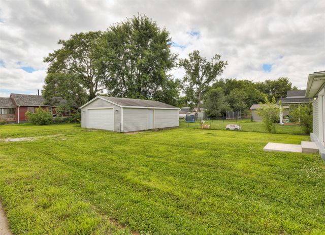 2841 Des Moines Street, Des Moines, IA 50317
