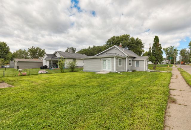 2841 Des Moines Street, Des Moines, IA 50317