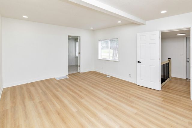 2841 Des Moines Street, Des Moines, IA 50317