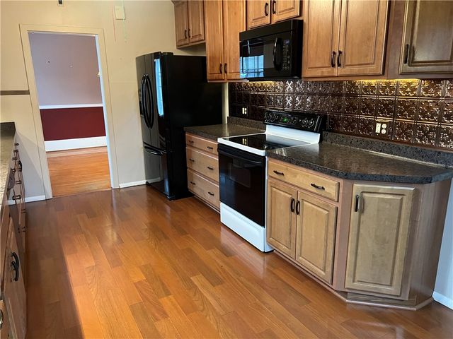 381 South Union Street, Ogden, NY 14559