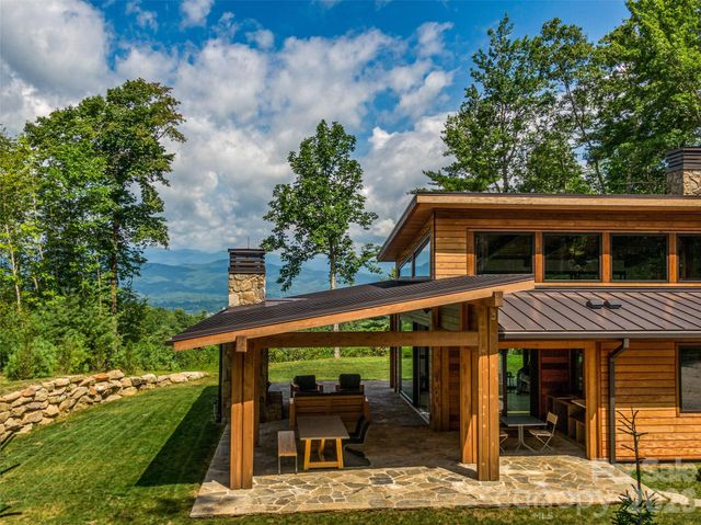 30 Banks Lane, Brevard, NC 28712