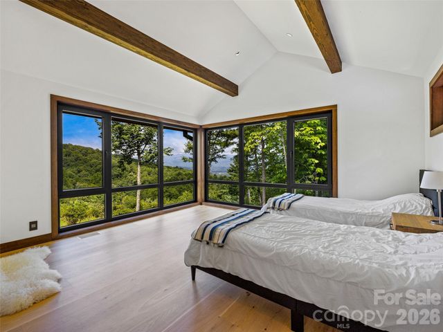 30 Banks Lane, Brevard, NC 28712