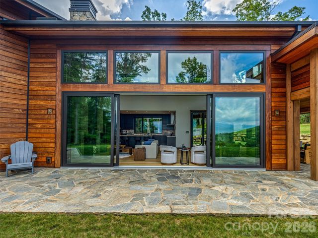 30 Banks Lane, Brevard, NC 28712