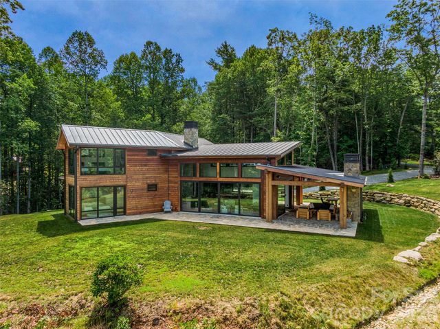 30 Banks Lane, Brevard, NC 28712