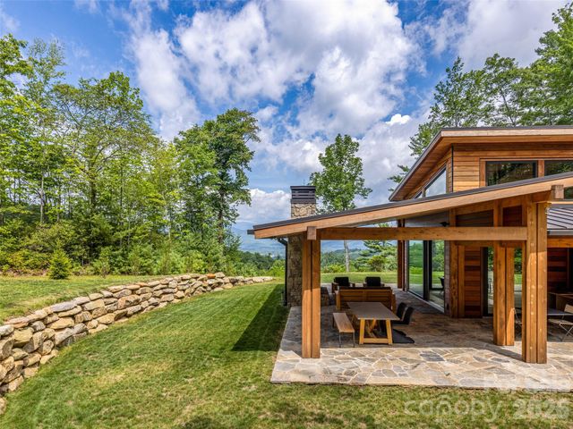 30 Banks Lane, Brevard, NC 28712