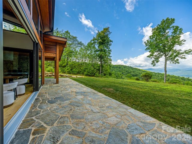 30 Banks Lane, Brevard, NC 28712