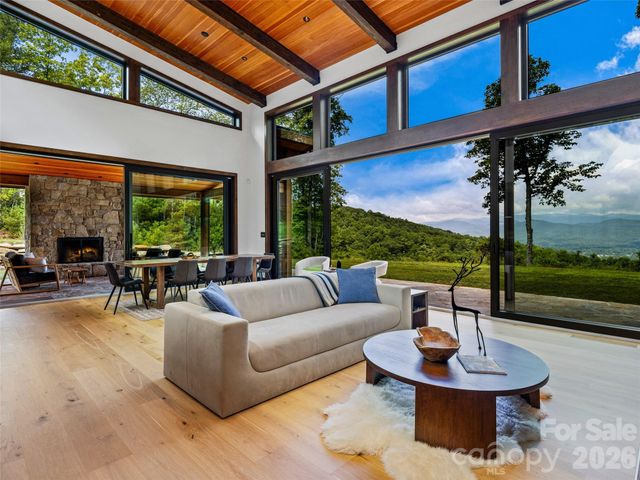 30 Banks Lane, Brevard, NC 28712