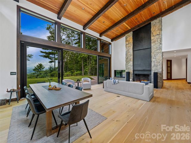 30 Banks Lane, Brevard, NC 28712