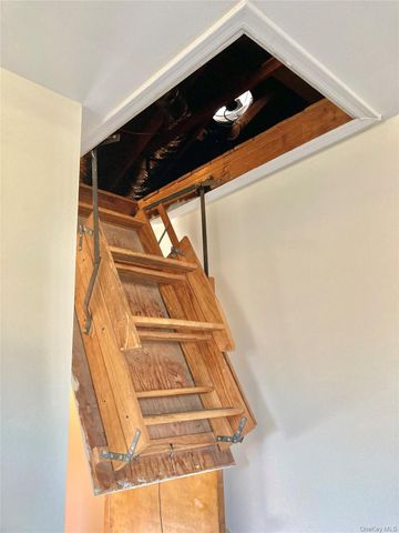 12 Soundview Avenue Upper, Oyster Bay, NY 11771