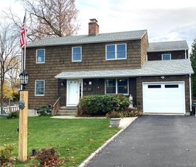 12 Soundview Avenue Upper, Oyster Bay, NY 11771