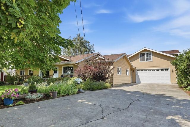 1616 W Strong Rd, Spokane, WA 99208