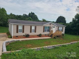 1098 Remington Drive, Conover, NC 28613