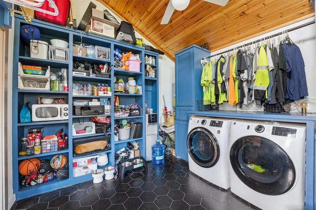 7110 Jalna Street, Houston, TX 77055