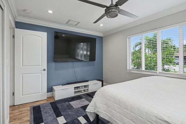 124 SW 11th Avenue, Boynton Beach, FL 33435