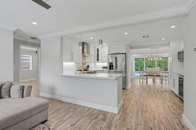 124 SW 11th Avenue, Boynton Beach, FL 33435