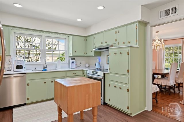 5713 Sweetbriar Circle, Savannah, GA 31406