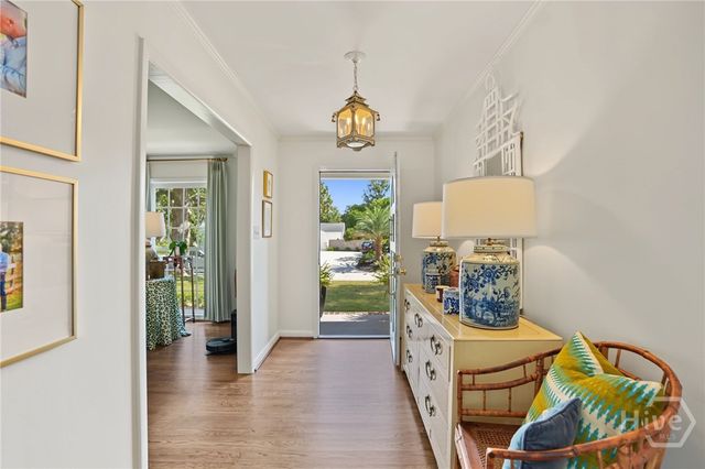 5713 Sweetbriar Circle, Savannah, GA 31406