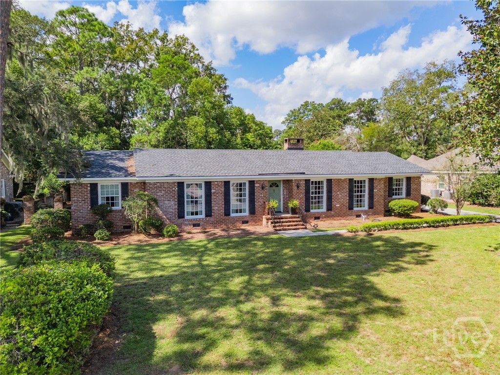 5713 Sweetbriar Circle, Savannah, GA 31406