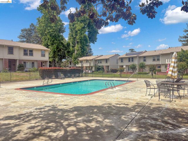 1808 Wildbrook Ct D, Concord, CA 94521