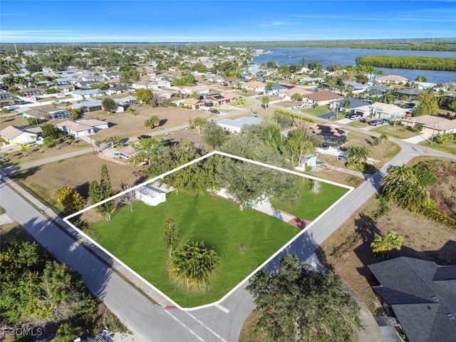 27044 Briar CT, Punta Gorda, FL 33983