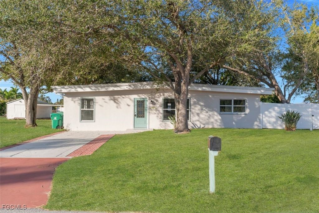 27044 Briar CT, Punta Gorda, FL 33983