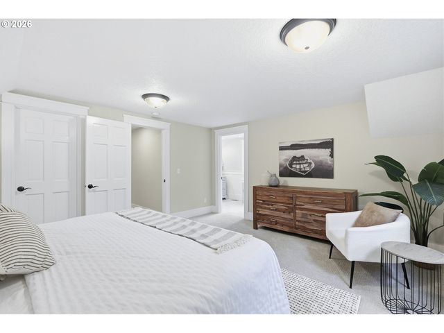 16 DEL PRADO St, Lake Oswego, OR 97035