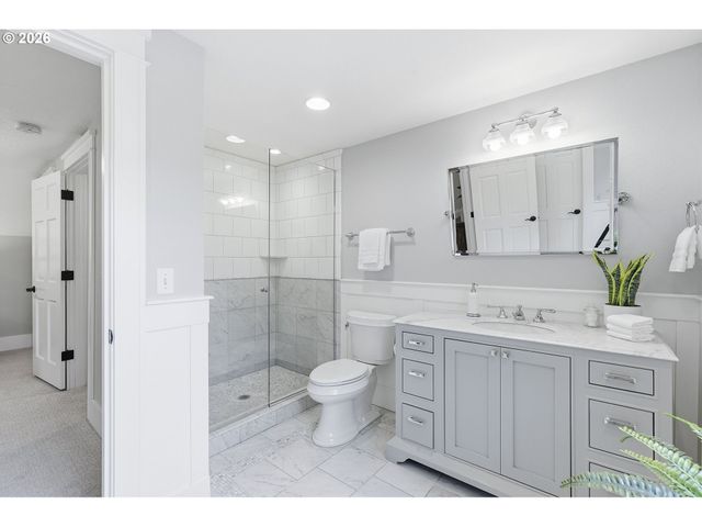 16 DEL PRADO St, Lake Oswego, OR 97035