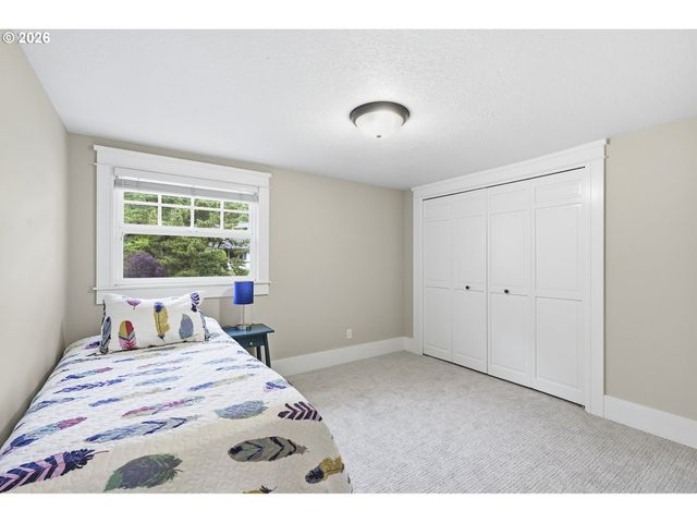 16 DEL PRADO St, Lake Oswego, OR 97035