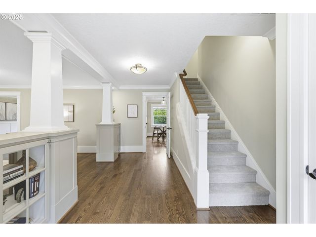 16 DEL PRADO St, Lake Oswego, OR 97035