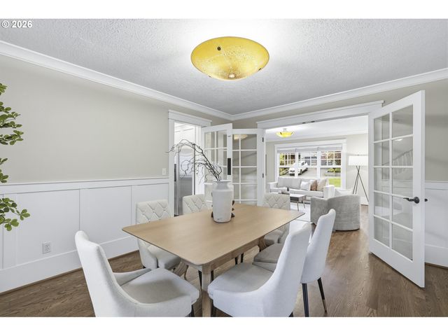 16 DEL PRADO St, Lake Oswego, OR 97035