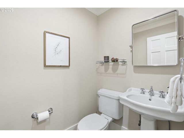 16 DEL PRADO St, Lake Oswego, OR 97035