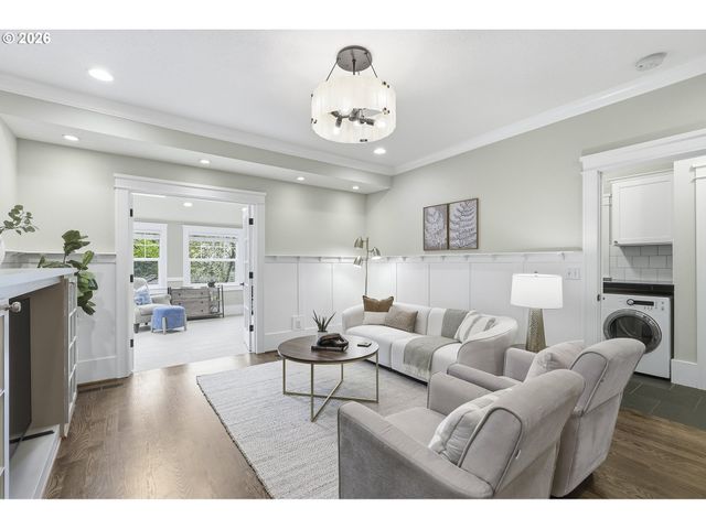 16 DEL PRADO St, Lake Oswego, OR 97035