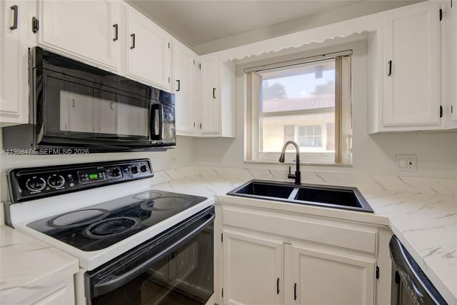 8800 NW 30th St 11-4, Coral Springs, FL 33065