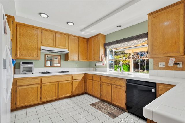 19149 San Jacinto Way, Apple Valley, CA 92308