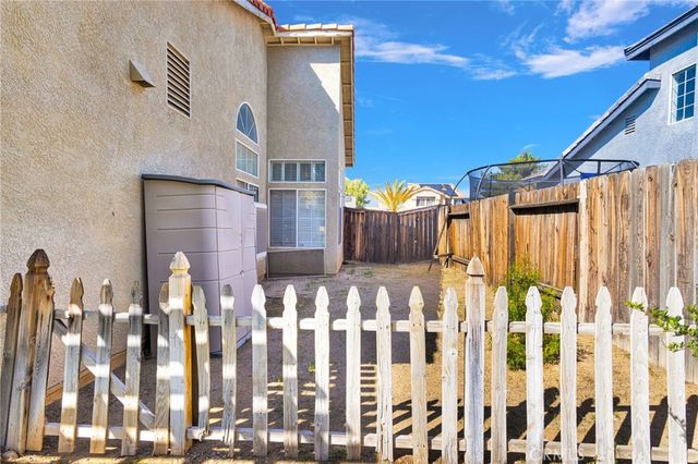 19149 San Jacinto Way, Apple Valley, CA 92308