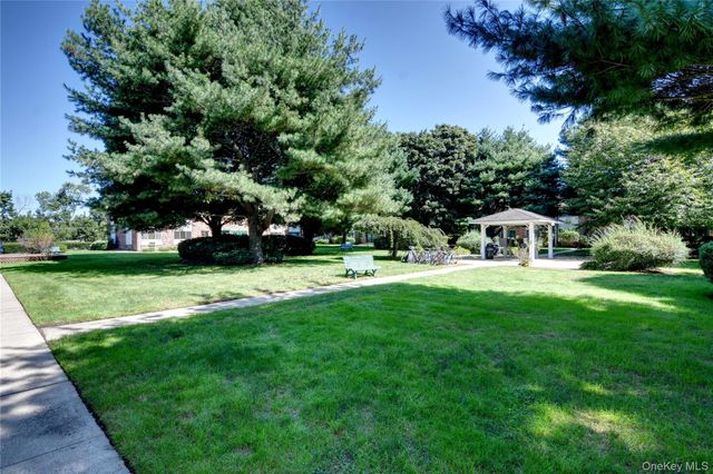 2453 Union Boulevard 39B, Islip, NY 11751