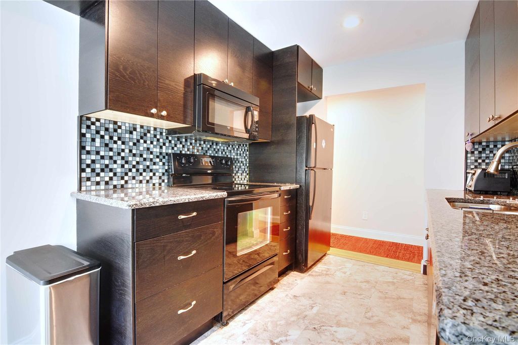 2453 Union Boulevard 39B, Islip, NY 11751 — photo 4