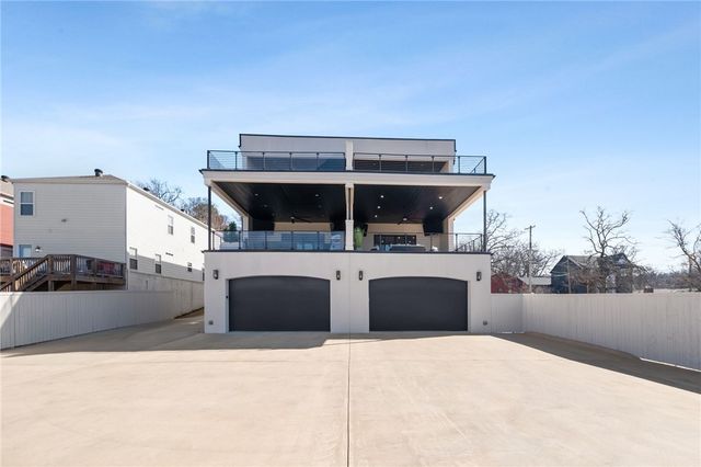839 N Gregg Avenue, Fayetteville, AR 72701