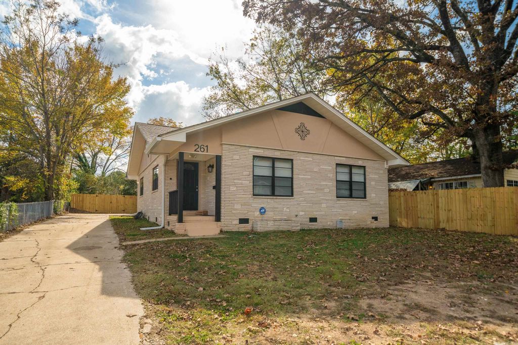 261 woodlawn Avenue, Hot Springs, AR 71913